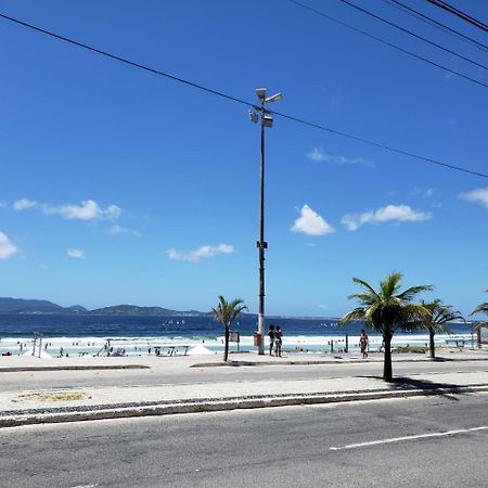 Localizacao Imbativel! A 98M Da Praia Do Forte Com Conforto, Ar-Condicionado E Estacionamento! Кабу-Фриу Экстерьер фото